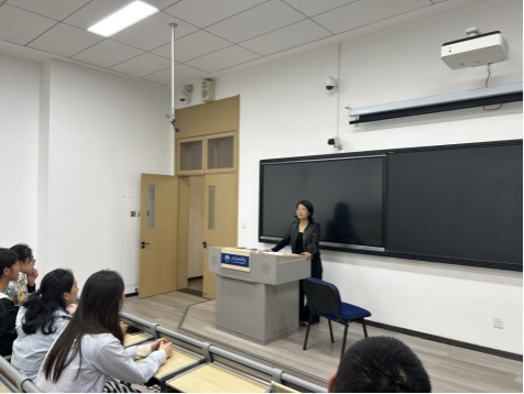 国际商学院国际经济与贸易专业召开2025届新生与导师集体见面会